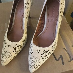 Coach Heel Pumps Floral Cutout Women's Sz 5